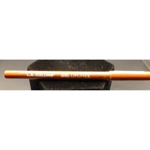 L.A Colors ~ Gel Lipliner ~ Color: CP677 Fetching, 0.05 oz (1.5 g) ~ New